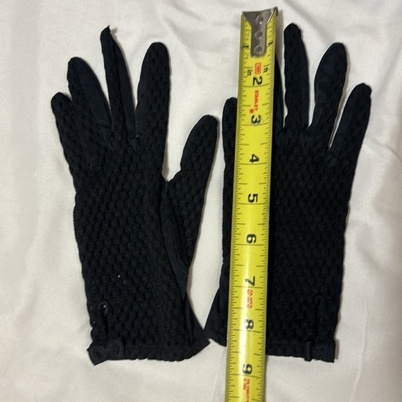 Vintage Black 1950’s Women’s Gloves - Picture 8 of 10